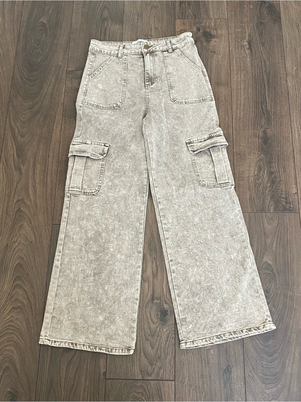 High-Rise Wide Leg Cargo Jeans in Washed Light Taupe